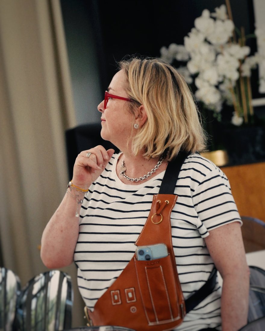 Anne-Marie Roig, artisan florist in L'Union, in her studio