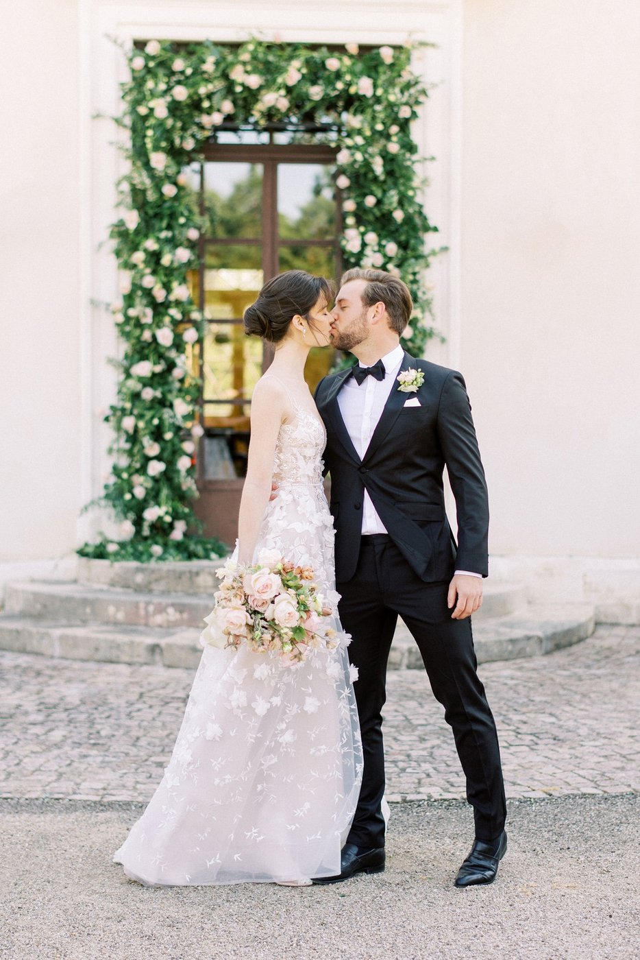 Mariée au bouquet Fine Art, mariage près de Toulouse