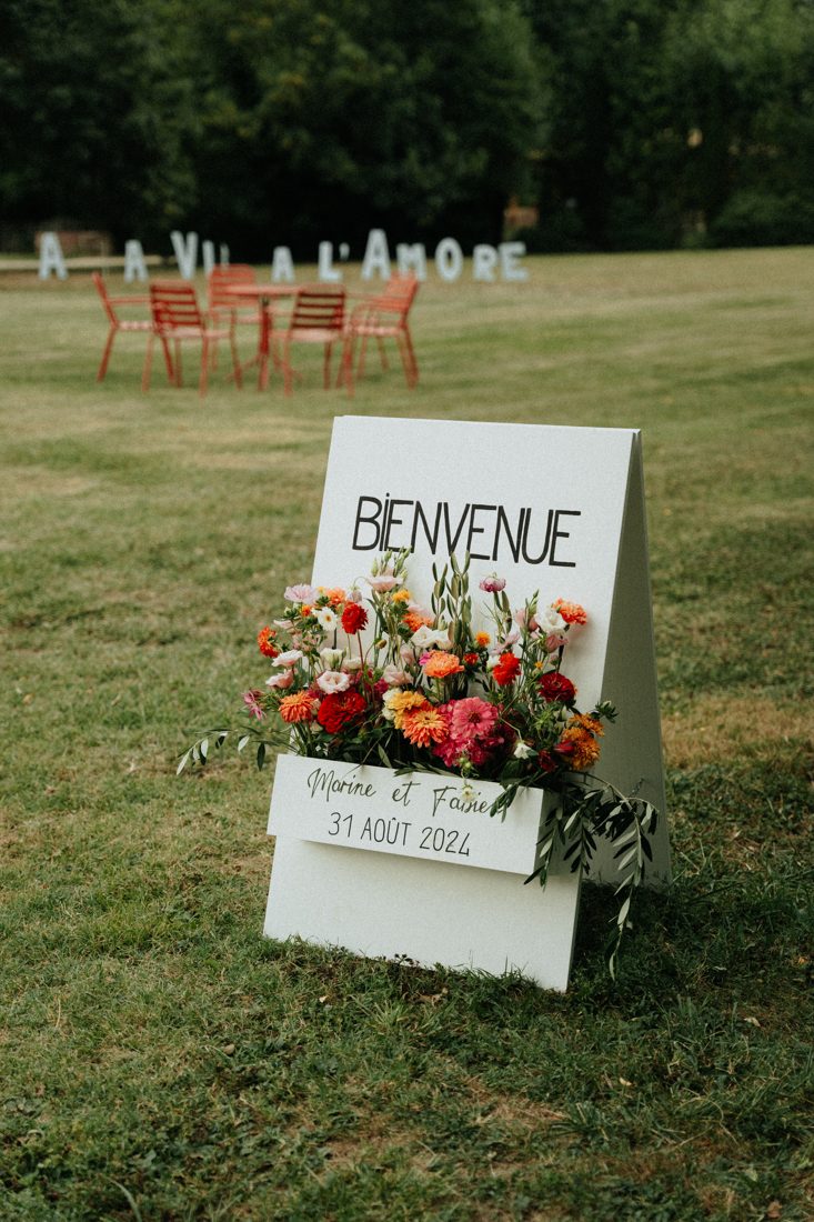 Mariage Marine et Fabien, décor d'accueil fleuri